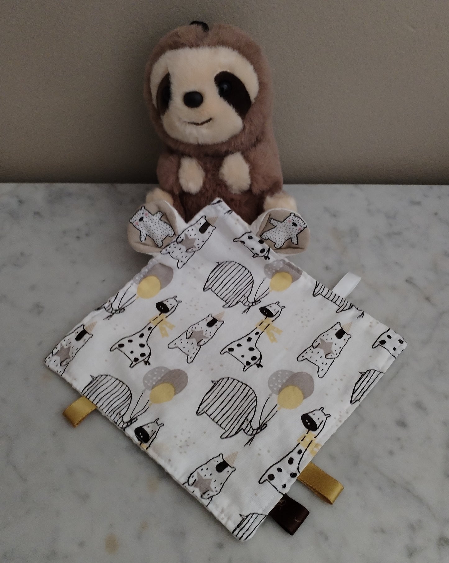 Petit jouet doudou tissu enfants
