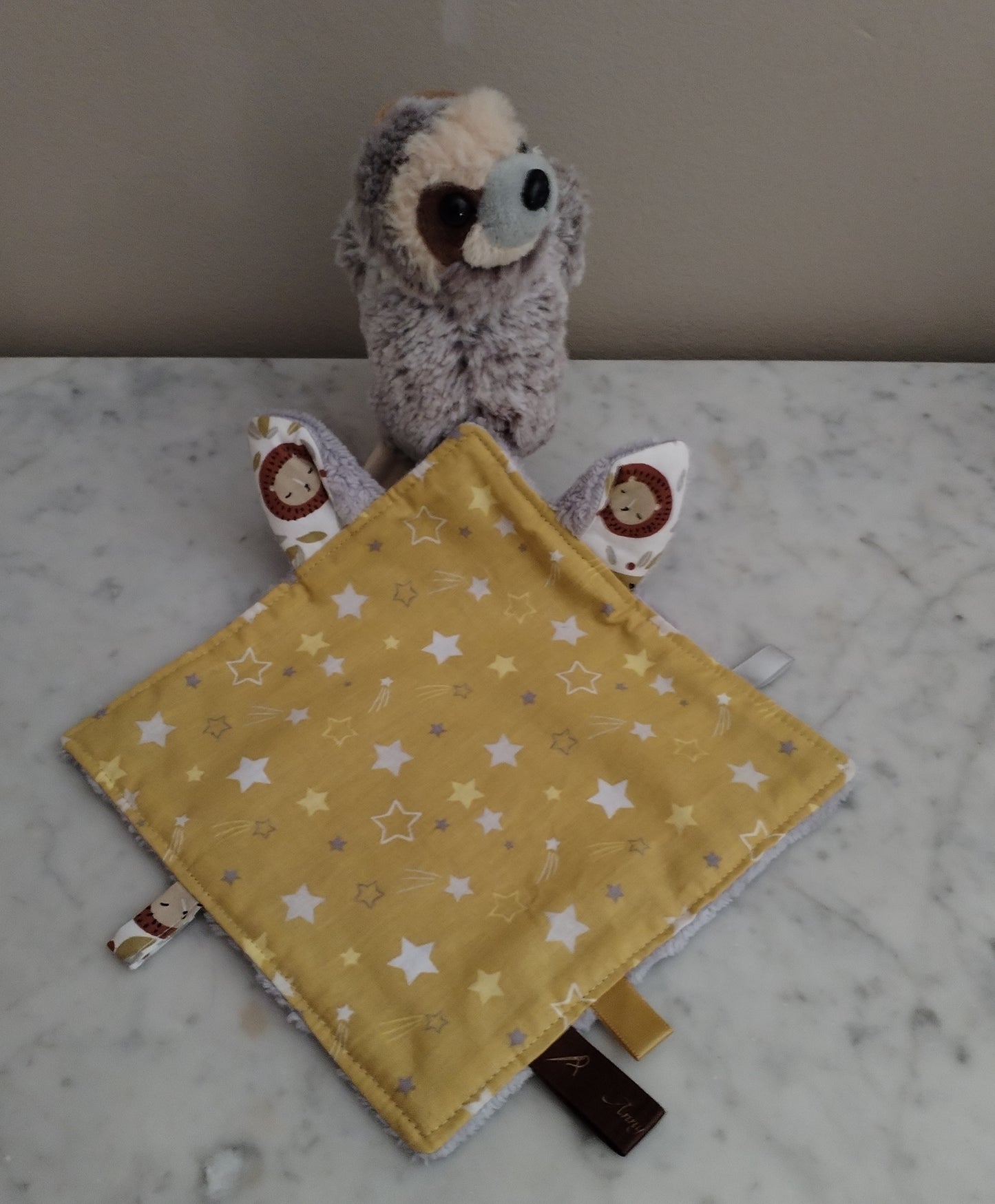 Petit jouet doudou tissu enfants