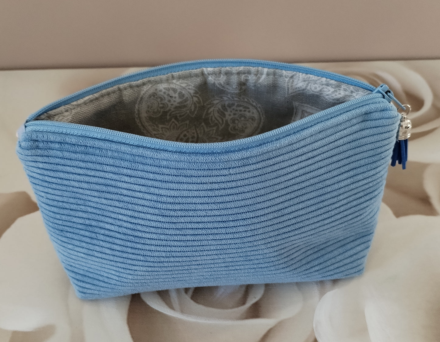 Trousses maquillage en velours côtelé