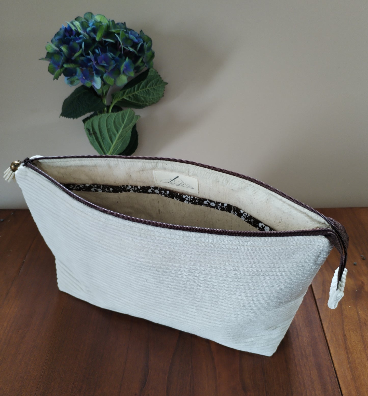 Trousse de toilette en velours côtelé